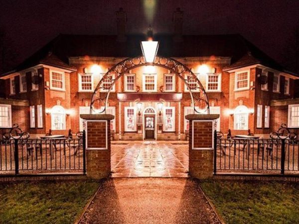 Wendover Arms Hotel