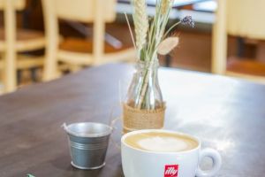Hogshaw Farm Shop & Cafe