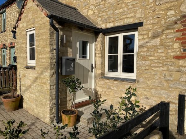 Ilex Cottage two bed character cottage,  North Bucks